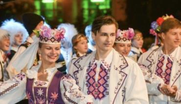 Фестиваль «Венок дружбы» проходит в музее под открытым небом в Строчицах 